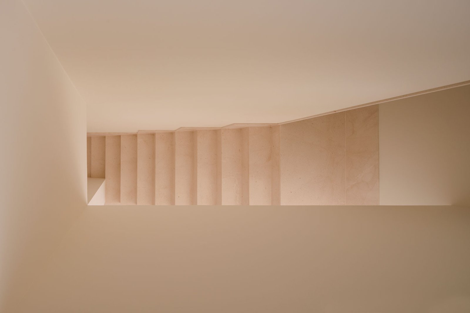 Hueco abierto sobre la escalera de la Casa del Limonero